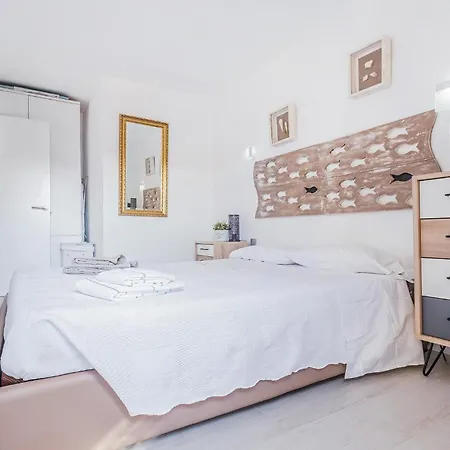 Lovely In Lescala With Kitchen Apartment