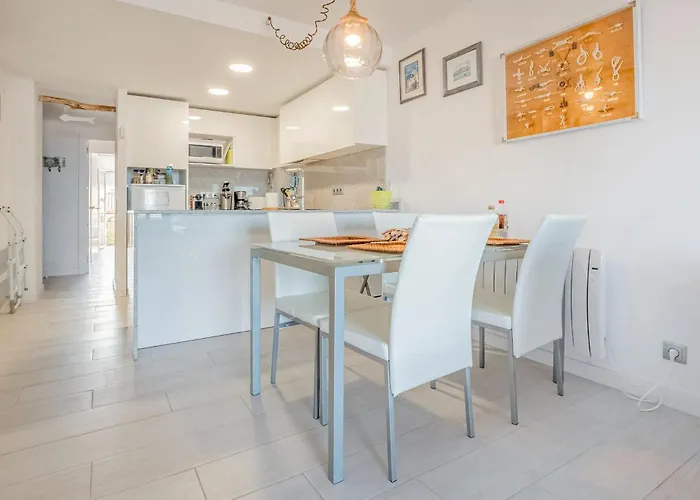 2 Bedroom Lovely In