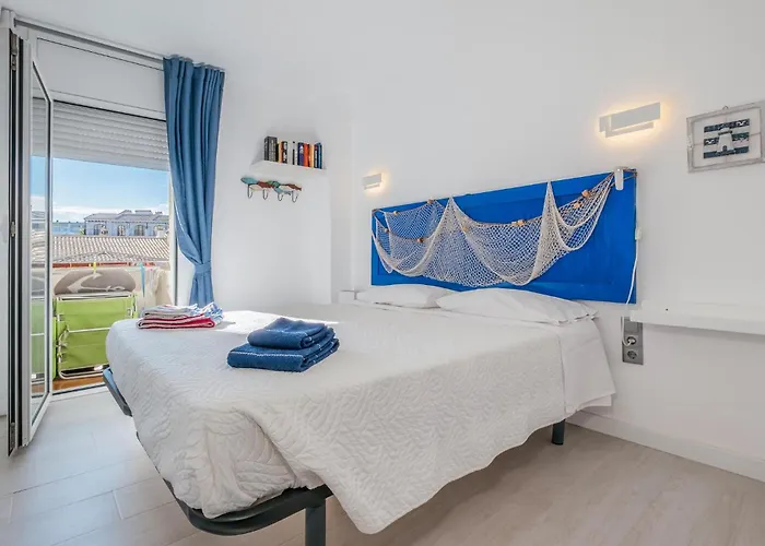2 Bedroom Lovely In Διαμέρισμα *